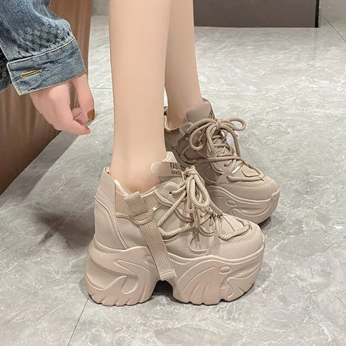 厚底スニーカー